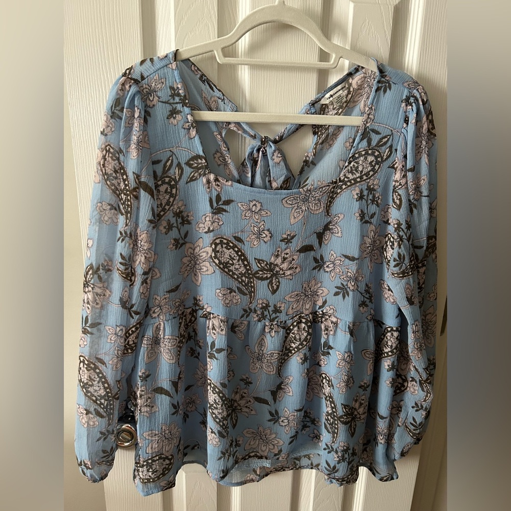 American Eagle Outfitters Gray Tie Front Long Sleeve Blouse
